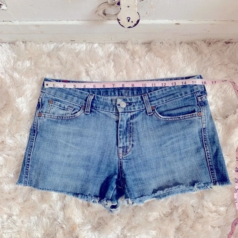 7 for all Mankind A pocket Embellished Denim Jean Shorts Women’s size 29 - Picture 3 of 7